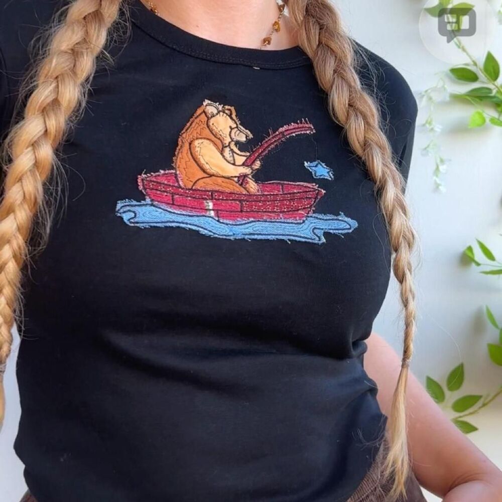 NWT black patchwork fishing bear embroidered women’s fitted baby tee